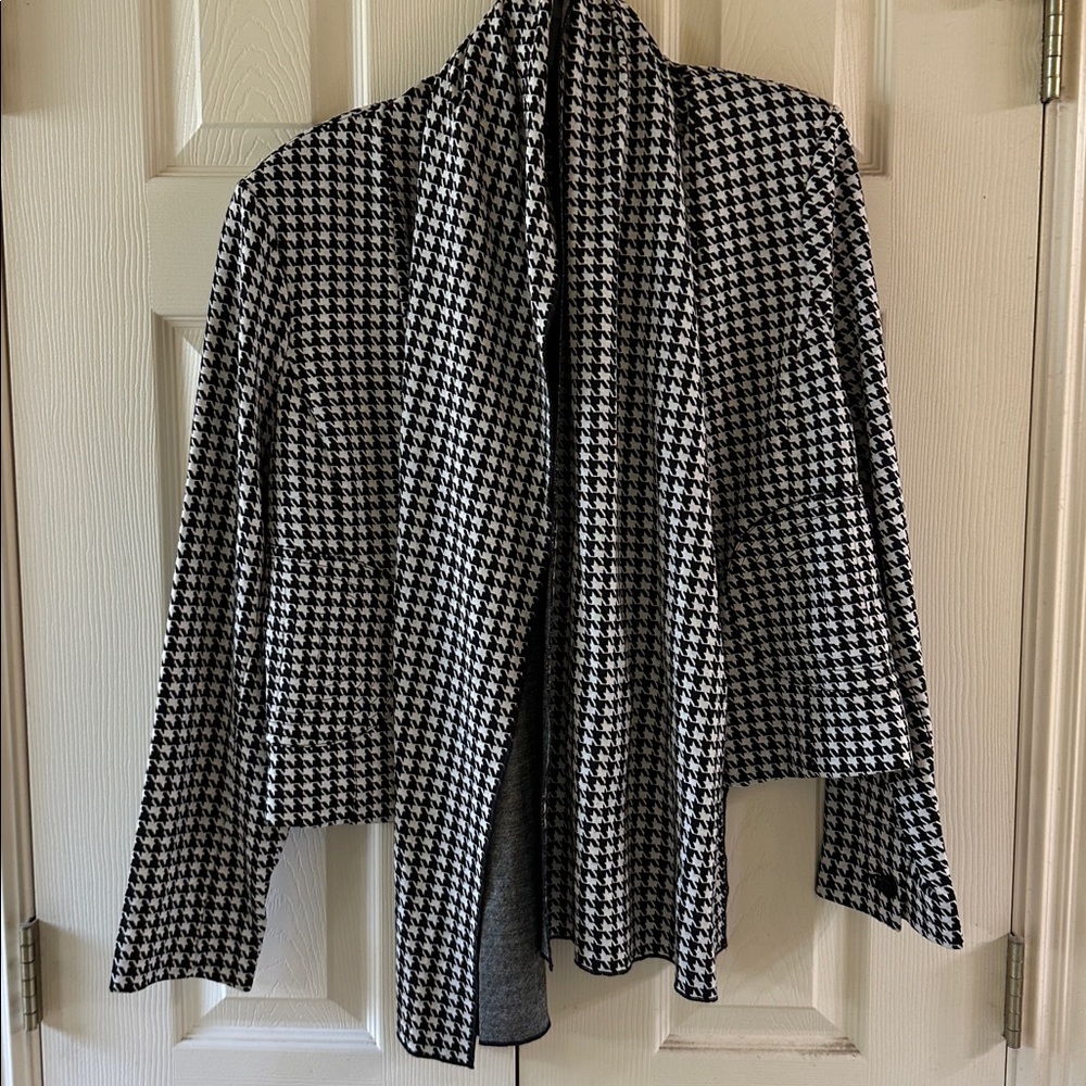 Cabi NWOT Houndstooth Drape Frint Blazer #3904 size large